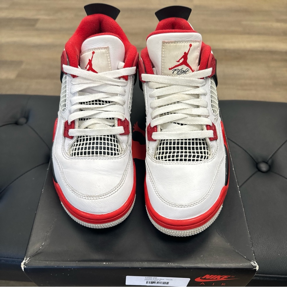 Jordan 4 - Picture 4 of 6